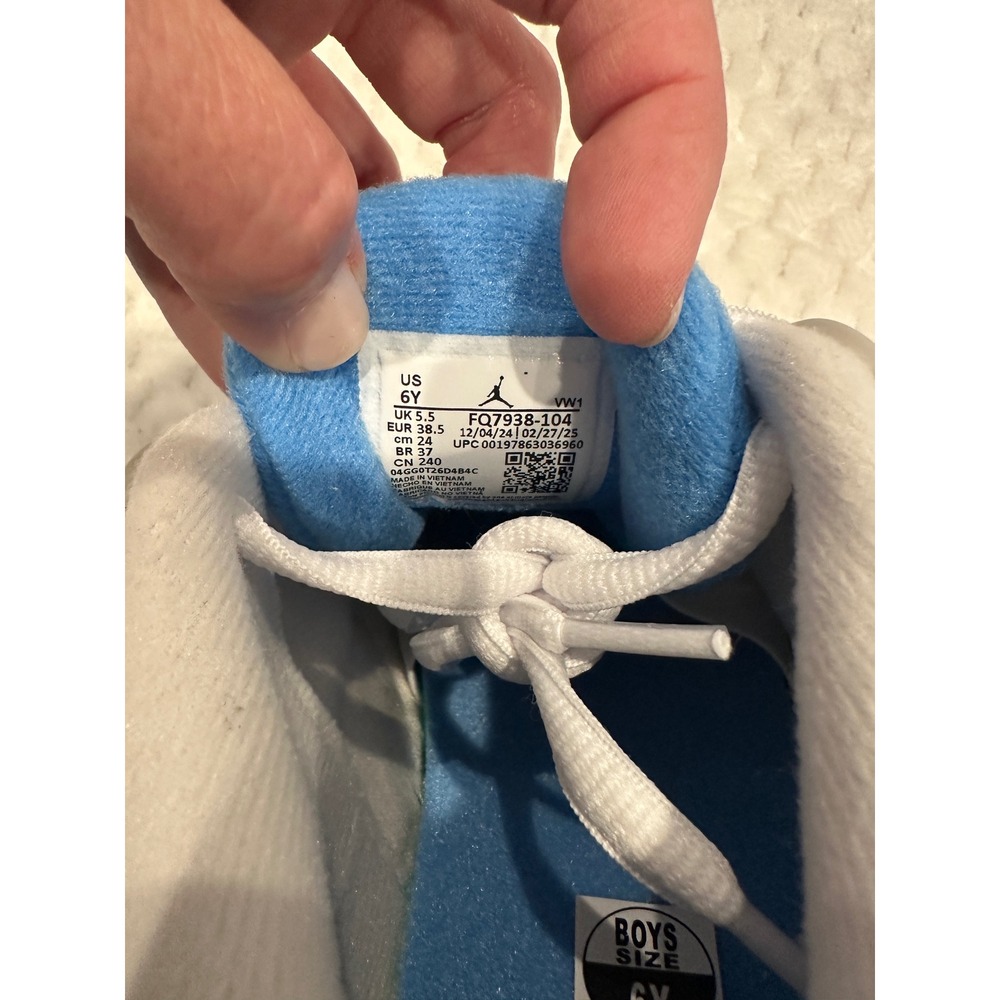 Air Jordan 4 RM GS White Neutral Grey University Blue FQ7938-104 Size 6Y - Picture 8 of 10